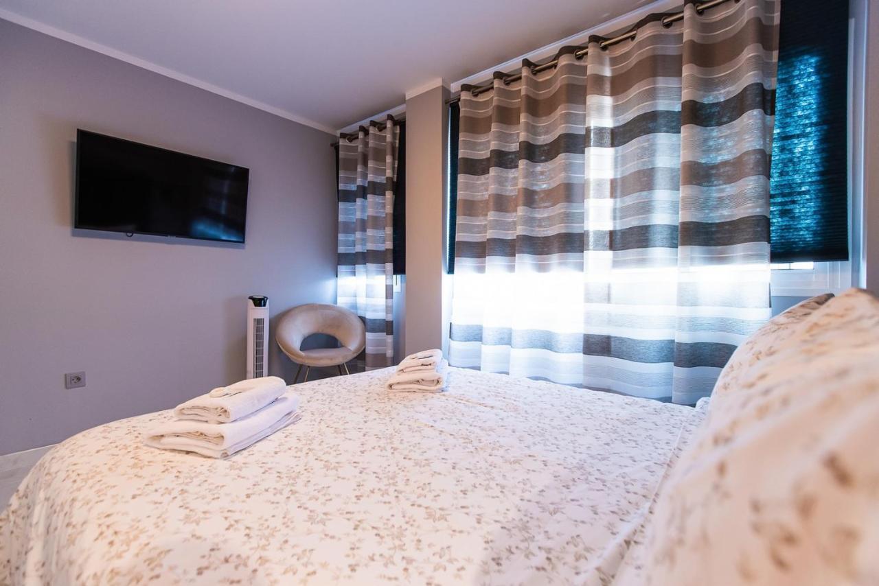לוס כריסטיאנוס Luxury 2 Bedroom Apartment In Los Cristianos מראה חיצוני תמונה